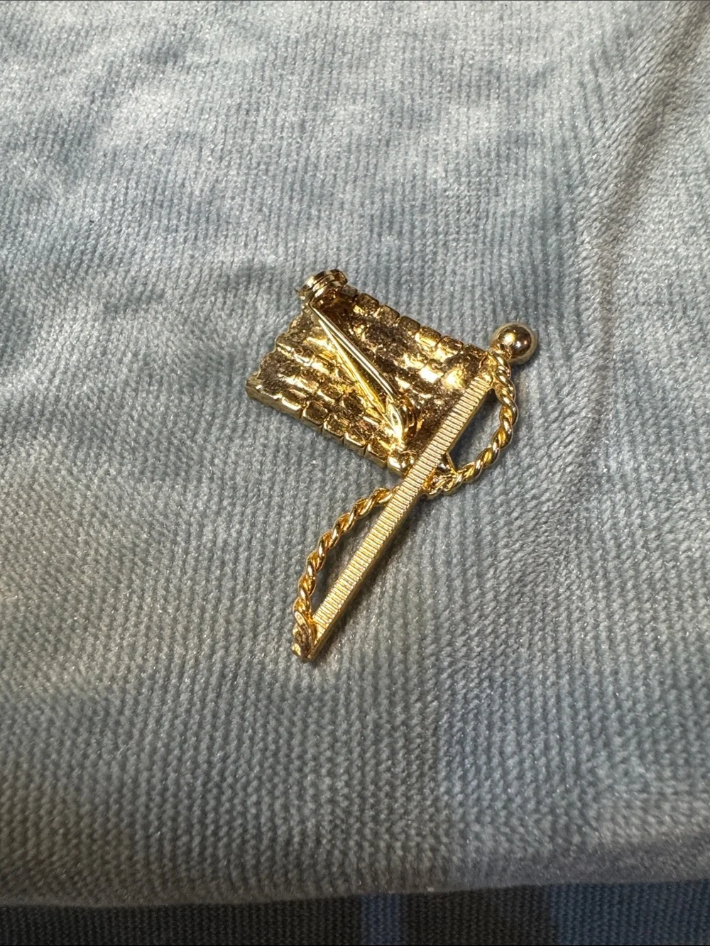Unbranded elegant gold